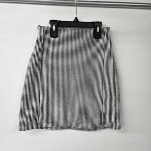 Brandy Melville Black and White Houndstooth Mini Skirt Size Xs
